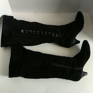 Nine West Nwadelle Black Suede boot. 6 1/2M